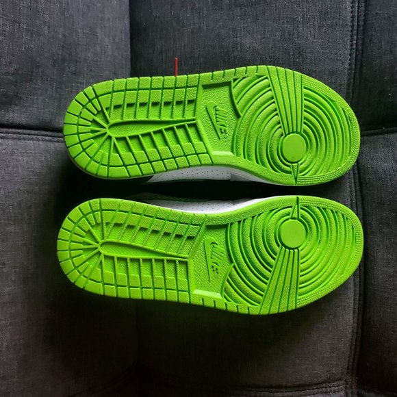 *SUPER RARE* 2013 Jordan 1 Retro High OG 'Electric Green' Size 11 - Picture 3 of 7